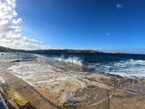 The Clover St. Paul's Bay Buitenkant foto